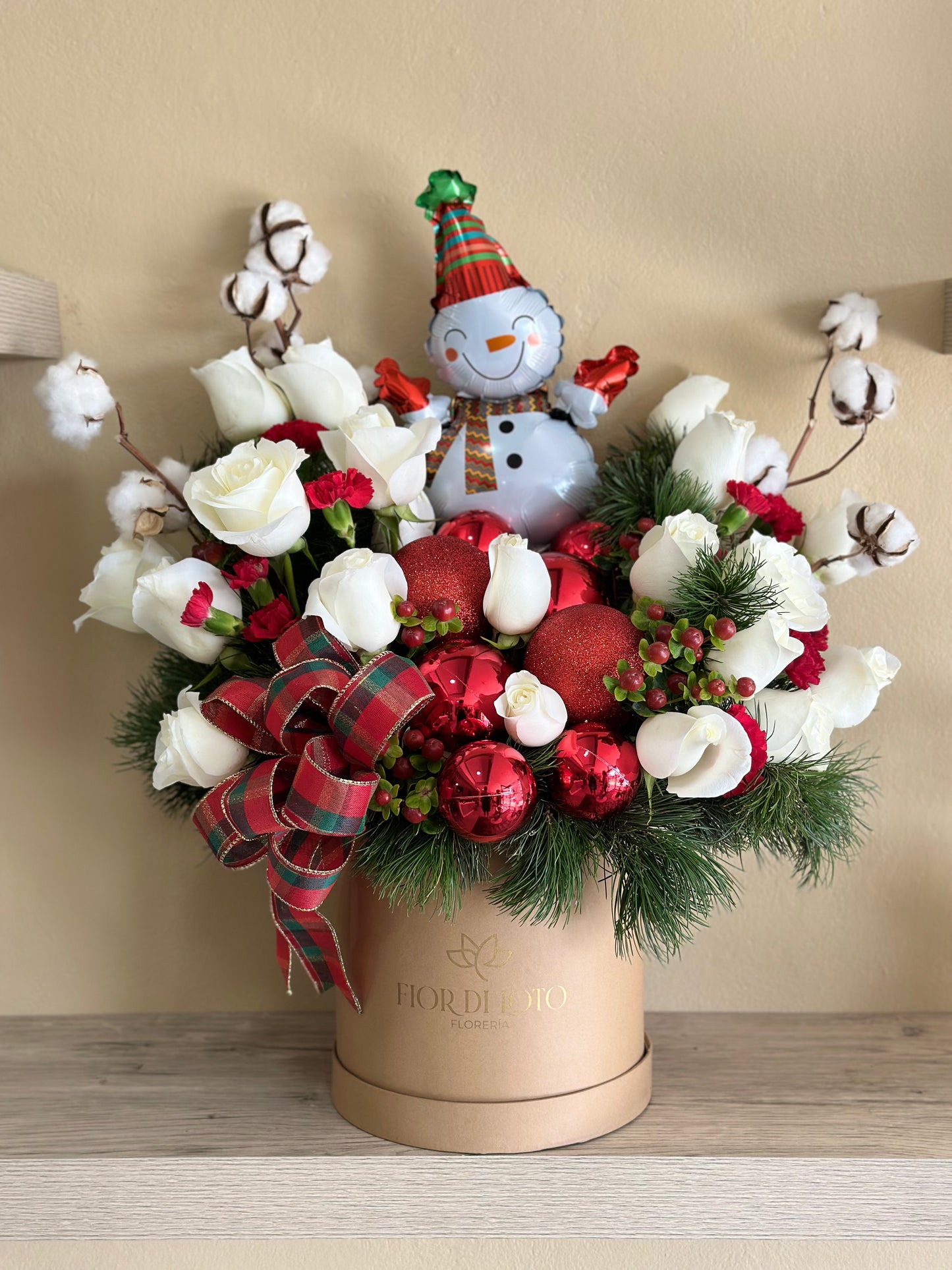 Arreglo Snowman box bouquet