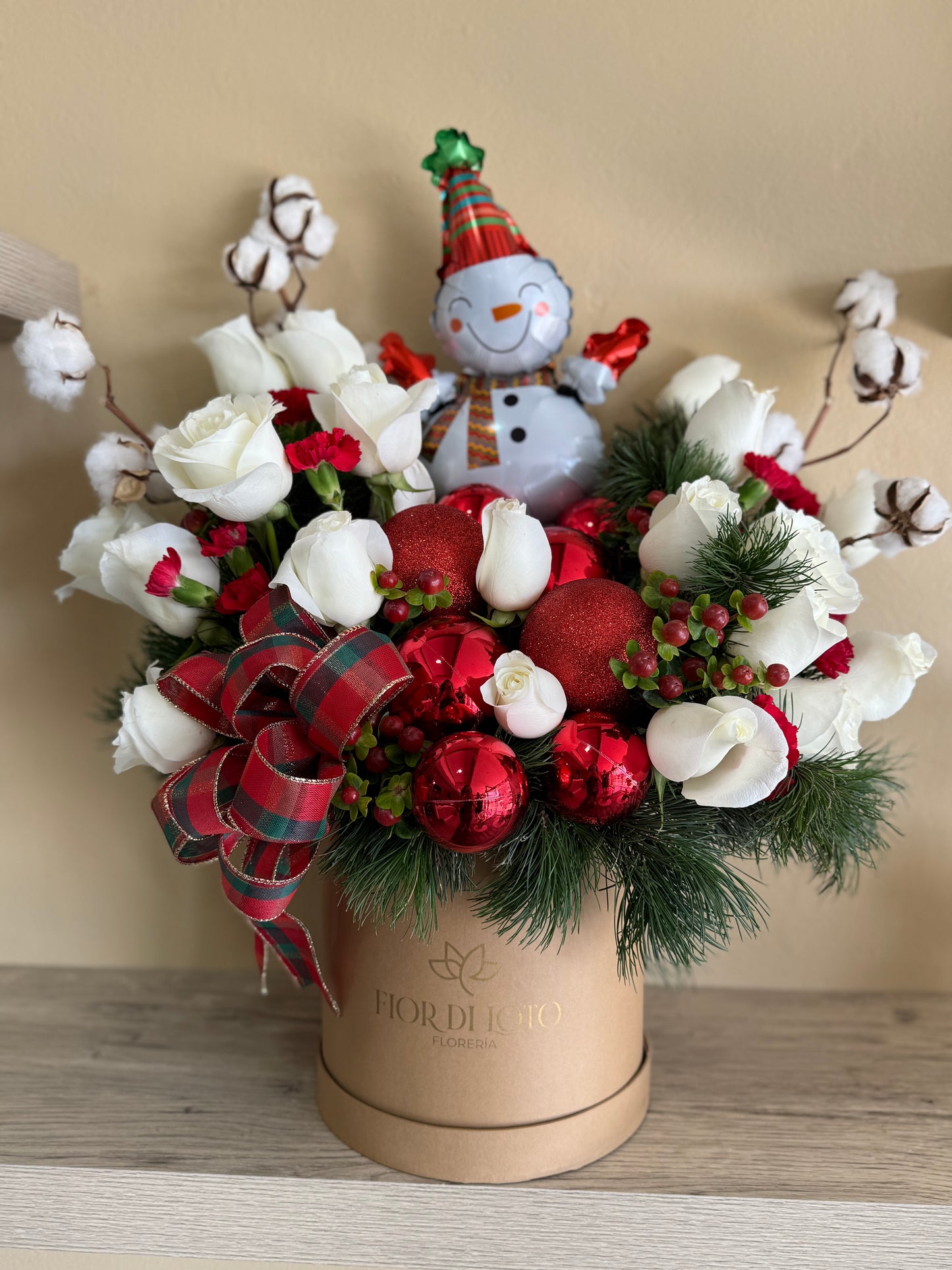 Arreglo Snowman box bouquet